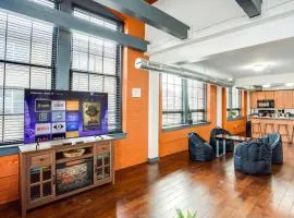 Centric Modern Loft w/ King Beds & Smart GameTable