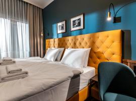 Palatinus Boutique Hotel，位于佩奇的带停车场的酒店