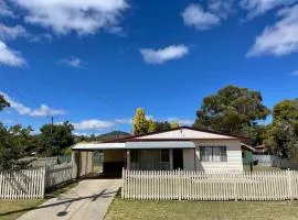 Comfortable 2-Bedroom home in Mudgee - Rest Easy Mudgee