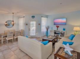 NEW 2bed2bath condo - CLEARWATER BEACH - FREE Wi-Fi and Parking，位于克利尔沃特的酒店
