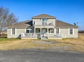 Peaceful Atascosa Home with Balcony and Deck!