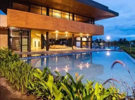 Seafront OnCall - private jacuzzi with 4 cozy bedrooms