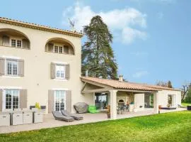 Awesome Home In La Gaude With Kitchen