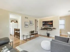 Perfect Location Walk to MSU Campus High End Mattresses Fast Wi-Fi