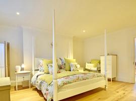 BRIGHTON BEACH APARTMENT Parking Free On-site，位于布莱顿霍夫Royal Alexandra Children's Hospital附近的酒店