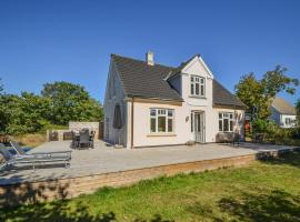 6 Bedroom Beautiful Home In Anholt，位于Anholt的酒店