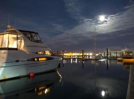 Sea Pearl Boston Yacht，位于波士顿的船屋
