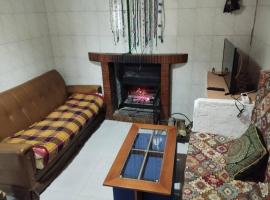 La Casa del Río, piscina natural a 5 min en coche，位于比利亚卡里略的酒店