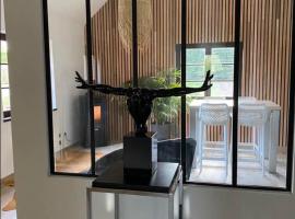 Le logis des Chênes, superbe bungalow dans quartier résidentiel proche de Namur，位于维皮昂的酒店