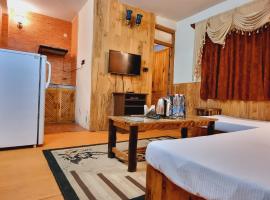 Manu Villa-A Luxury Stay in Manali，位于马拉里希丁巴女神庙附近的酒店