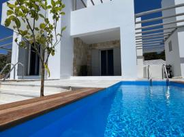 White Villas Paros，位于帕罗斯岛的海滩短租房