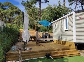 Mobile-Home 6 personnes Cap Ferret，位于Claouey的酒店