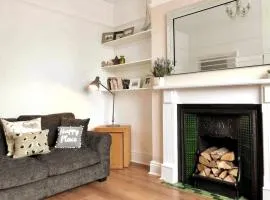 Sunny Seaside Beach House Lytham Centre sleeps 8