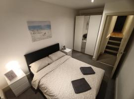 Lovely 2 bedroom serviced apartment in London，位于伦敦七姊妹村附近的酒店
