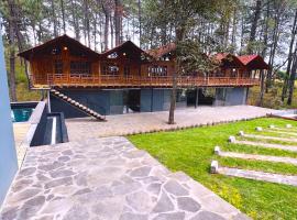 PINE TREE Mazamitla Hotel Boutique & Cabañas，位于马萨米特拉的酒店