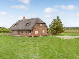 Beautiful Home In Ulfborg With Kitchen，位于Øhuse的豪华型酒店