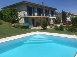 Inviting 2-Bed Apartment with pool in Saint-Romain
