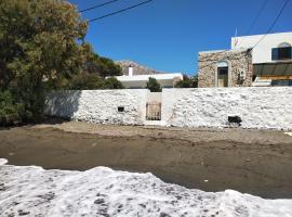 VILLA KANTOUNI ON THE BEACH，位于帕诺尔莫斯卡里莫斯的酒店