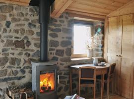Chambre d'hôtes privative Au creux du nid，位于Siaugues Ste Marie的酒店