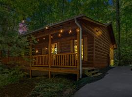 Dreamy Cabin & Outdoor Oasis! Mins to Nat'l Park!，位于汤森德的带按摩浴缸的酒店