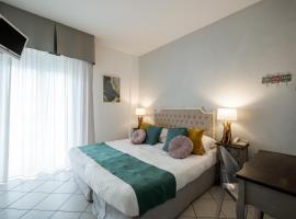 欧陆酒店，位于西尼加利亚的酒店