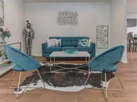 @ Marbella Lane - Boho 'n Sleek Rtreat Pool Tble