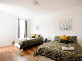 The 1810 - Spacious with balcony - North of Quebec