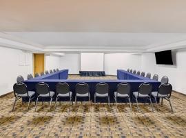 起义者大道嘉年华酒店，位于墨西哥城的酒店