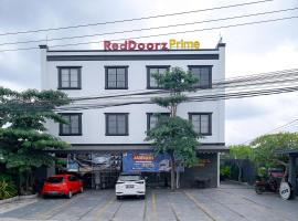 RedDoorz Premium at Raja Hostel Syariah，位于Hajimana的酒店