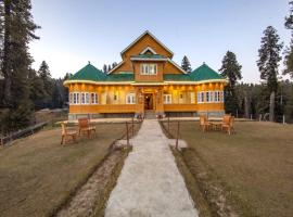 Gulmarg Ski Hill Resort，位于古尔马尔格的酒店