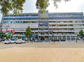 FabHotel White Palace，位于艾哈迈达巴德的酒店