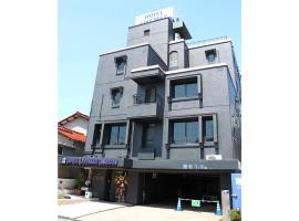 Hotel Livemax BUDGET Kanazawa-Idaimae，位于Uchinada的酒店