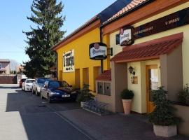 Ubytování u Smrku，位于Jeneč的酒店
