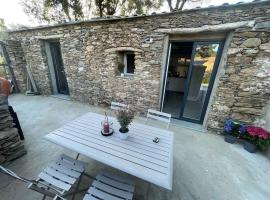Charmant logement，位于Rogliano的酒店
