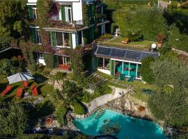 Villa Bianca luxury property in Rapallo，位于拉帕洛的酒店