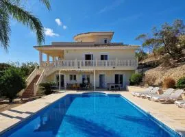 Casa Gran Mirador - Ruime vakantie villa met groot privé zwembad 8-14 pers