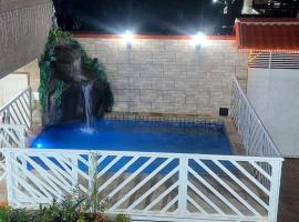 Hostel Falcão-Suites Privativas com Ar Condicionado，位于里约达欧特拉斯Turtle Beach附近的酒店