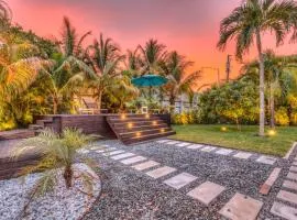 Welcome to Paradise! Secluded 4 bed, 3 bath, pool