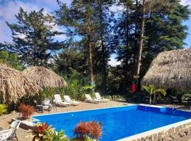 Cabañas Cerro Verde Lodge y Spa，位于迦太基兰基斯特植物园附近的酒店