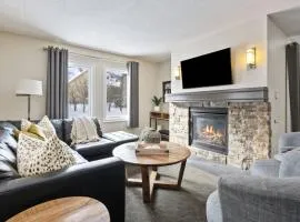 Blue Mountain Chalet Condo with Amazing Location