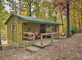 Matt Dillon Cabin about 1 Mile to Raystown Lake!，位于亨丁顿的宠物友好酒店