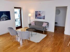 Scandi-Hygge 2 bedroom apartment in charming Christianshavn，位于哥本哈根救世主教堂附近的酒店