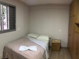 Residencial Jardim Curitiba，位于库里提巴的酒店