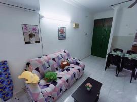 Cozy 3 Bedroom Apartment Bandar Perda BM，位于大山脚的酒店