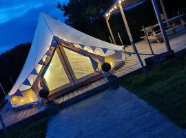 Carrowmena Family Glamping Site & Activity Centre，位于利马瓦迪的豪华帐篷营地