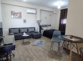 Aithra Studio，位于特里波利斯的带停车场的酒店