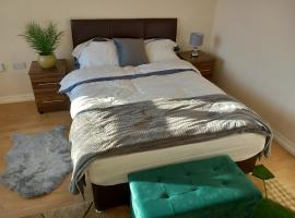 Lovely Shared 3 Bed Home Near The Thames，位于Thamesmead的酒店