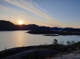 Kleines Haus am Fjord，位于Sør-Eidem的酒店