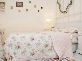 Romantic Apartment on Rynok square with Air-Conditioning