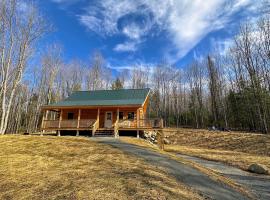 18HA Log home close to CannonFranconia Notch，位于舒格高地的度假屋